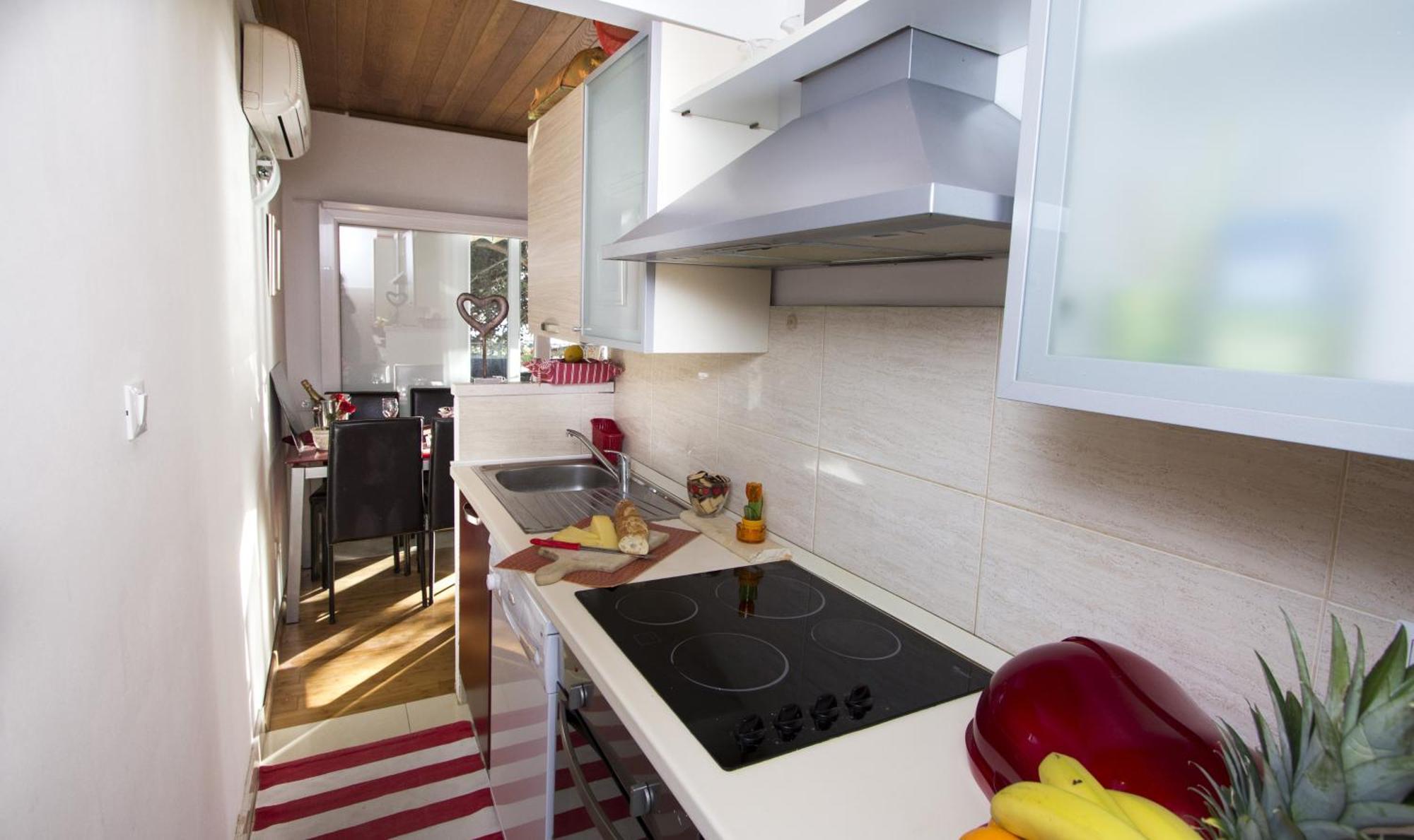 Apartments By The Sea Brela, Makarska - 11821 Bilik gambar